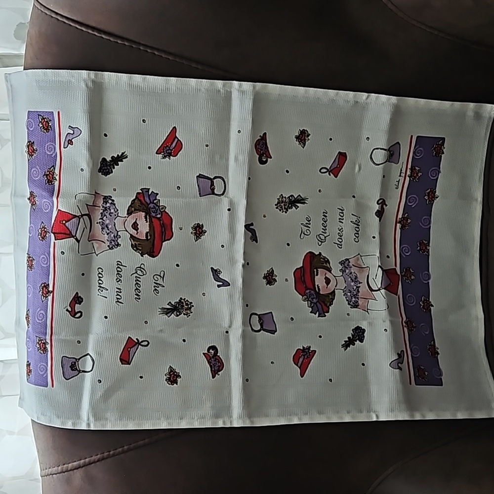 Kay Dee Designs The Queen Does Not Cook Tea Towel
